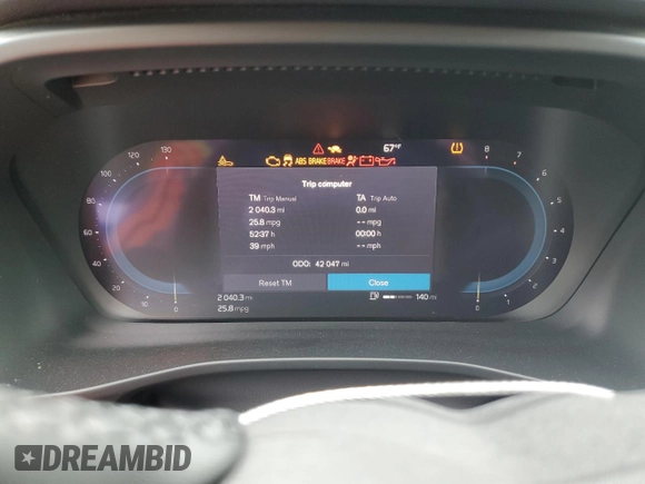 2024 Volvo XC40 Plus Bright Theme with VIN YV4L12UE3R2290695, listed as a Copart auction lot 61178065 with 42,047 mi miles and Clean title. Bid and sale history available at DreamBid. Image 9.