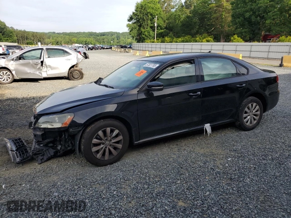 2015 Volkswagen Passat Wolfsburg Edition with VIN 1VWAT7A38FC062182, listed as a Copart auction lot 57321765 with 156,265 mi miles and Salvage title. Bid and sale history available at DreamBid. Image 1.