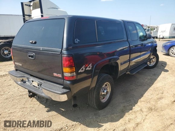 2005 GMC Sierra 2500HD SLT with VIN 1GTHK292X5E141116, listed as a Copart auction lot 61093415 with 160,630 mi miles and Salvage title. Bid and sale history available at DreamBid. Image 3.