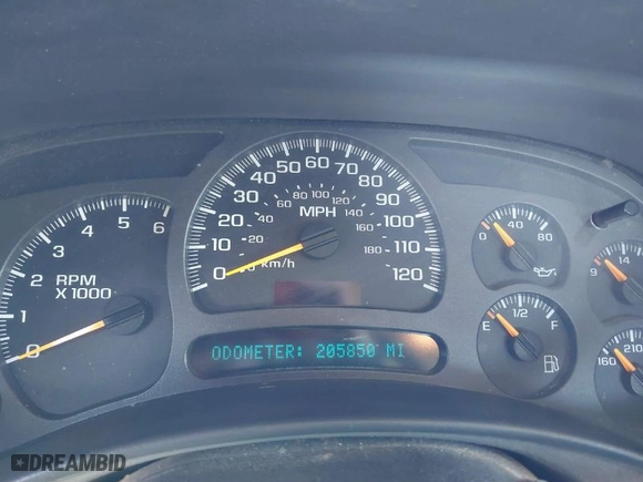 2004 Chevrolet Avalanche with VIN 3GNEC12T54G253253, listed as a IAAI auction lot 41787767 with 205,850 mi miles. Bid and sale history available at carsss.com. Image 7.