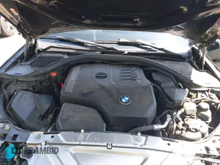 2021 BMW 3 Series 330i z VIN 3MW5R1J02M8B67582, wystawiony jako IAAI lot #41880589 z przebiegiem 31 915 mil mil oraz . Historia ofert i sprzedaży dostępna na DreamBid. Obrazek 10.