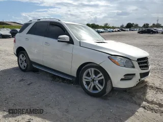 2013 Mercedes-Benz M 350 z VIN 4JGDA5JB7DA165826, wystawiony jako Copart lot #55063345 z przebiegiem 115 194 mil mil oraz Nie do naprawy • Non repairable. Historia ofert i sprzedaży dostępna na DreamBid. Obrazek 4.