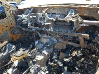 2008 Ford F-350 XL z VIN 1FTWW33R88EA48073, wystawiony jako Copart lot #49414825 z przebiegiem Nie podano mil oraz Szkoda całkowita • Salvage title. Historia ofert i sprzedaży dostępna na DreamBid. Obrazek 8.