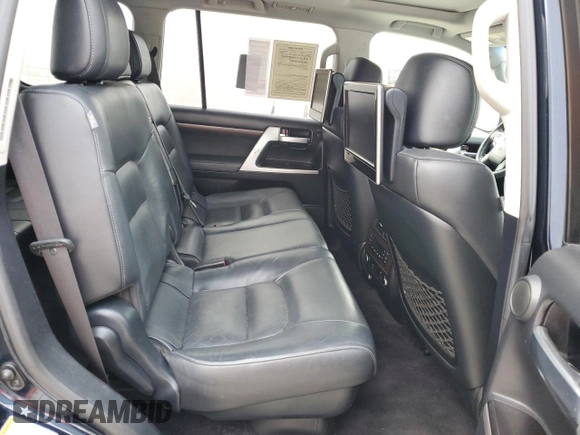 2016 Toyota Land Cruiser z VIN JTMCY7AJ3G4044079, wystawiony jako Copart lot #86198244 z przebiegiem 137 354 mil mil oraz Czysty tytuł • Clean title. Historia ofert i sprzedaży dostępna na DreamBid. Obrazek 11.