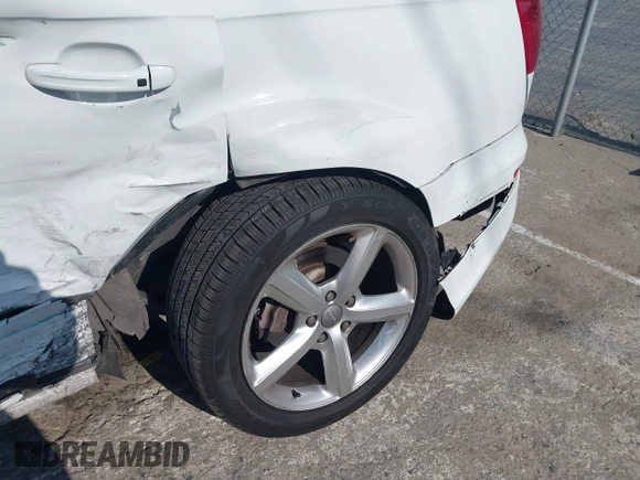 2014 Audi Q7 S line Prestige with VIN WA1DGAFE2ED010013, listed as a IAAI auction lot 42454744 with Not provided miles and . Bid and sale history available at DreamBid. Image 19.