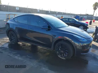 2024 Tesla Model Y с VIN 7SAYGDED7RF056018, выставлен на аукционе IAAI как лот 41322262 с пробегом 3 619 миль миль и . История ставок и продаж доступна на DreamBid. Изображение 1.