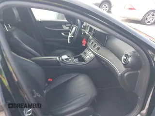 2019 Mercedes-Benz E-Class E 300 with VIN WDDZF4JB0KA600484, listed as a IAAI auction lot 41806241 with 43,038 mi miles. Bid and sale history available at carsss.com. Image 5.