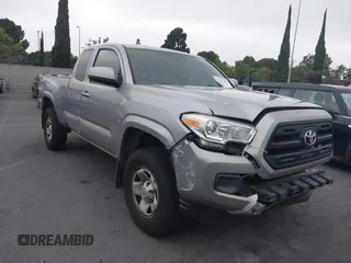 2017 Toyota Tacoma SR z VIN 5TFRX5GN6HX079808, wystawiony jako IAAI lot #42373423 z przebiegiem 173 293 mil mil oraz . Historia ofert i sprzedaży dostępna na DreamBid. Obrazek 1.