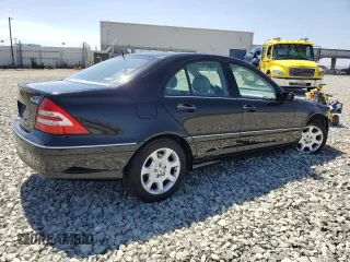 2005 Mercedes-Benz C 240 с VIN WDBRF81J75F705005, выставлен на аукционе Copart как лот 61305545 с пробегом 100 541 миль миль и Списание • Salvage title. История ставок и продаж доступна на DreamBid. Изображение 3.