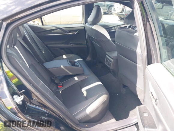2025 Toyota Camry LE z VIN 4T1DBADK4SU011099, wystawiony jako IAAI lot #41949441 z przebiegiem 1 548 mil mil oraz . Historia ofert i sprzedaży dostępna na DreamBid. Obrazek 8.