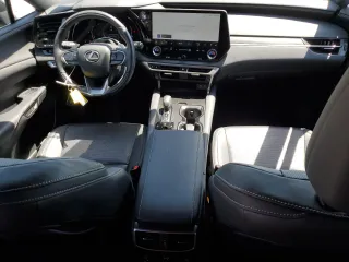2024 Lexus RX 350 z VIN 2T2BAMBAXRC024971, wystawiony jako Copart lot #61407845 z przebiegiem 30 664 mil mil oraz Szkoda całkowita • Salvage title. Historia ofert i sprzedaży dostępna na DreamBid. Obrazek 8.