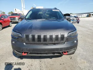 2019 Jeep Cherokee Trailhawk Elite with VIN 1C4PJMBX8KD107404, listed as a Copart auction lot 70588724 with 112,540 mi miles and Salvage Title. Bid and sale history available at carsss.com. Image 5.