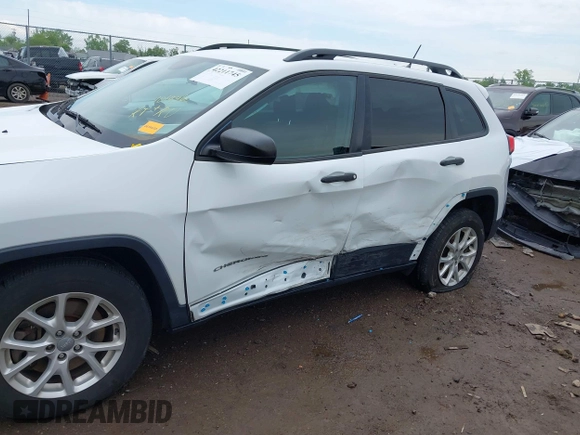 2016 Jeep Cherokee Sport z VIN 1C4PJMAS5GW268097, wystawiony jako IAAI lot #42211745 z przebiegiem 101 496 mil mil oraz . Historia ofert i sprzedaży dostępna na DreamBid. Obrazek 6.