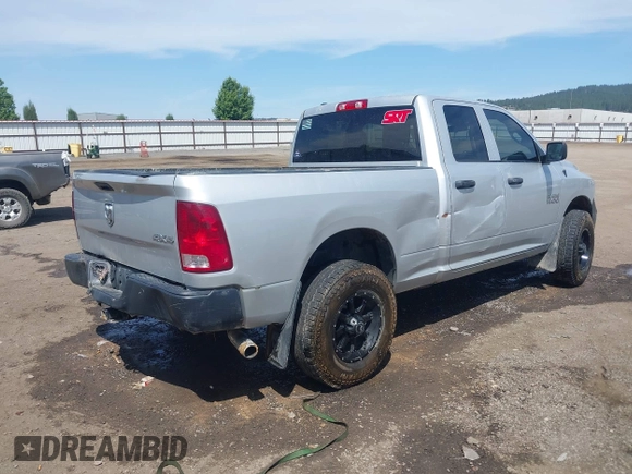 2017 Ram 1500 ST z VIN 1C6RR7FG9HS642427, wystawiony jako IAAI lot #42386533 z przebiegiem 101 290 mil mil oraz . Historia ofert i sprzedaży dostępna na DreamBid. Obrazek 4.