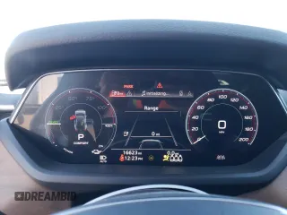 2022 Audi e-tron GT Premium Plus z VIN WAUFJBFW8N7010379, wystawiony jako Copart lot #72908444 z przebiegiem 16 623 mil mil oraz Szkody całkowita. Historia ofert i sprzedaży dostępna na DreamBid. Obrazek 9.