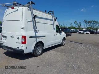 2021 Nissan NV Cargo SV z VIN 1N6BF0LY2MN803410, wystawiony jako IAAI lot #42083652 z przebiegiem 49 841 mil mil oraz . Historia ofert i sprzedaży dostępna na DreamBid. Obrazek 4.