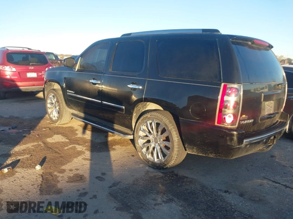 2012 GMC Yukon Denali with VIN 1GKS1EEF0CR292852, listed as a IAAI auction lot 41303140 with 227,316 mi miles. Bid and sale history available at carsss.com. Image 3.
