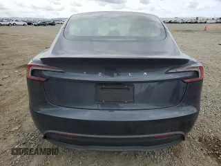 2025 Tesla Model 3 Long Range z VIN 5YJ3E1EA9SF892355, wystawiony jako Copart lot #52565545 z przebiegiem 12 825 mil mil oraz Szkoda całkowita • Salvage title. Historia ofert i sprzedaży dostępna na DreamBid. Obrazek 6.
