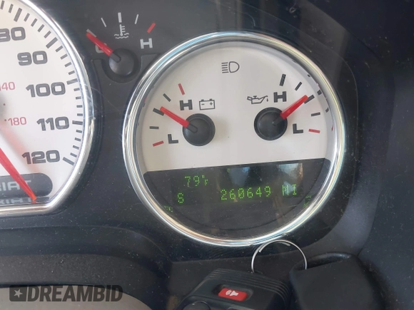 2005 Ford F-150 XLT z VIN 1FTPW14525KC61361, wystawiony jako IAAI lot #42482768 z przebiegiem 260 649 mil mil oraz . Historia ofert i sprzedaży dostępna na DreamBid. Obrazek 7.