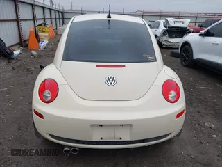 2009 Volkswagen New Beetle Coupe S with VIN 3VWPW31C99M517361, listed as a IAAI auction lot 41559162 with 105,707 mi miles. Bid and sale history available at carsss.com. Image 17.