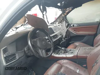2019 BMW X5 xDrive50i с VIN 5UXJU2C5XKLN64637, выставлен на аукционе IAAI как лот 42182077 с пробегом Не указан миль и . История ставок и продаж доступна на DreamBid. Изображение 11.