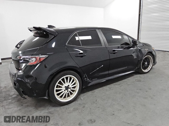 2020 Toyota Corolla Hatchback SE with VIN JTND4RBEXL3091540, listed as a Copart auction lot 71371204 with 106,199 mi miles and Clean Title. Bid and sale history available at carsss.com. Image 3.