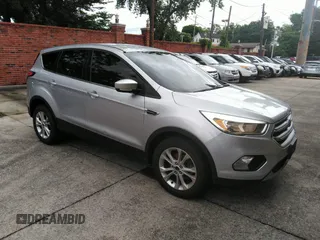 2017 Ford Escape SE z VIN 1FMCU0GDXHUA53654, wystawiony jako IAAI lot #42368010 z przebiegiem 130 968 mil mil oraz . Historia ofert i sprzedaży dostępna na DreamBid. Obrazek 1.