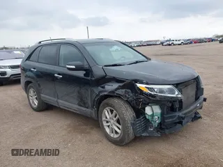 2014 Kia Sorento LX with VIN 5XYKT3A64EG483756, listed as a IAAI auction lot 41472374 with 118,660 mi miles. Bid and sale history available at carsss.com. Image 13.