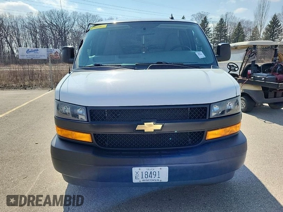 2020 Chevrolet City Express Cargo z VIN 1GCZGGF19L1257409, wystawiony jako IAAI lot #42025543 z przebiegiem 150 195 mil mil oraz . Historia ofert i sprzedaży dostępna na DreamBid. Obrazek 1.