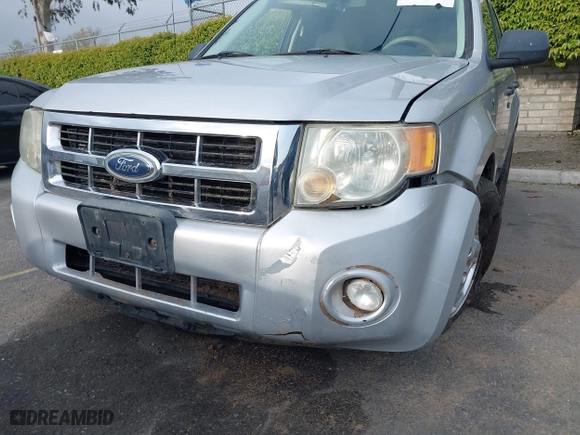 2008 Ford Escape XLT with VIN 1FMCU03108KA62726, listed as a IAAI auction lot 41921634 with 201,169 mi miles. Bid and sale history available at carsss.com. Image 18.