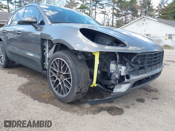 2018 Porsche Macan with VIN WP1AA2A52JLB11042, listed as a IAAI auction lot 41899303 with 86,179 mi miles. Bid and sale history available at carsss.com. Image 6.