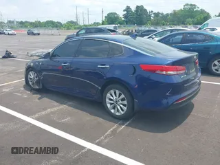 2017 Kia Optima EX с VIN 5XXGU4L38HG165420, выставлен на аукционе IAAI как лот 42389879 с пробегом Не указан миль и . История ставок и продаж доступна на DreamBid. Изображение 3.