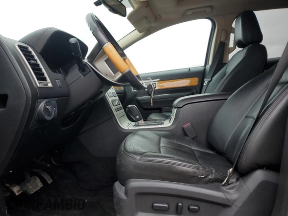 2010 Lincoln MKX with VIN 2LMDJ8JC0ABJ33959, listed as a Copart auction lot 52521895 with 279,059 mi miles and Clean Title. Bid and sale history available at DreamBid. Image 7.