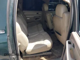 2002 Chevrolet Suburban LT with VIN 1GNEC16Z52J330522, listed as a IAAI auction lot 42251636 with 292,936 mi miles and . Bid and sale history available at DreamBid. Image 8.
