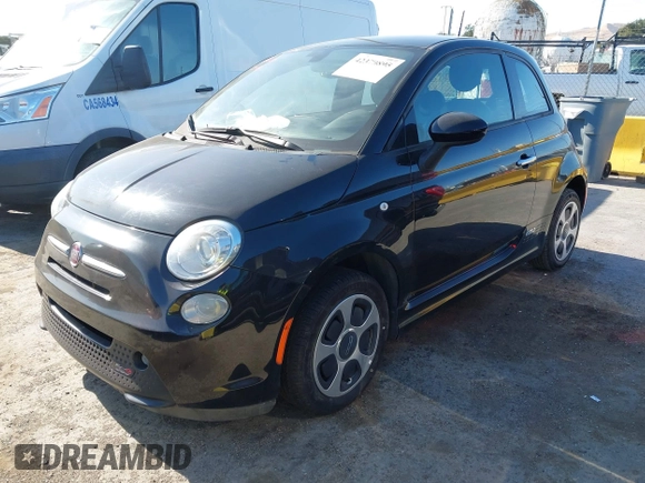 2016 FIAT 500e z VIN 3C3CFFGE7GT125711, wystawiony jako IAAI lot #42370895 z przebiegiem 26 278 mil mil oraz . Historia ofert i sprzedaży dostępna na DreamBid. Obrazek 2.