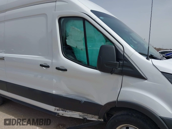 2023 Ford Transit Cargo z VIN 1FTBR3X83PKA69906, wystawiony jako IAAI lot #41755937 z przebiegiem 35 484 mil mil oraz . Historia ofert i sprzedaży dostępna na DreamBid. Obrazek 6.