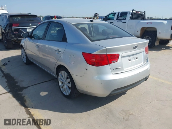 2010 Kia Forte SX с VIN KNAFW4A34A5116442, выставлен на аукционе IAAI как лот 42202552 с пробегом 133 303 миль миль и . История ставок и продаж доступна на DreamBid. Изображение 3.