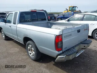 2000 Nissan Frontier XE z VIN 1N6DD26S9YC305451, wystawiony jako IAAI lot #41928123 z przebiegiem Nie podano mil oraz . Historia ofert i sprzedaży dostępna na DreamBid. Obrazek 3.