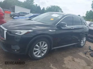 2019 Infiniti QX50 Essential z VIN 3PCAJ5M11KF122386, wystawiony jako IAAI lot #42403328 z przebiegiem 58 035 mil mil oraz . Historia ofert i sprzedaży dostępna na DreamBid. Obrazek 15.