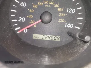 2003 Toyota Highlander z VIN JTEHF21A930120092, wystawiony jako IAAI lot #41857752 z przebiegiem 229 609 mil mil oraz . Historia ofert i sprzedaży dostępna na DreamBid. Obrazek 16.