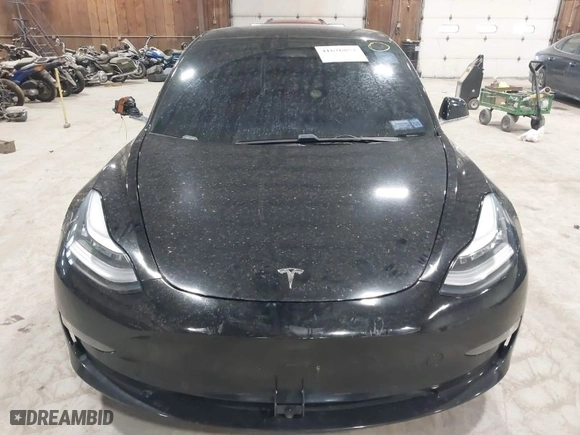 2019 Tesla Model 3 Long Range with VIN 5YJ3E1EB2KF425643, listed as a IAAI auction lot 41676853 with NaN miles. Bid and sale history available at carsss.com. Image 12.