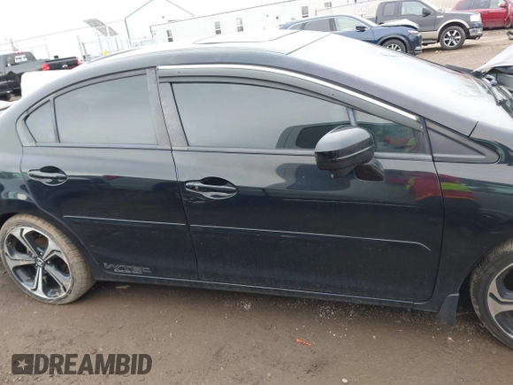 2015 Honda Civic Sedan Si with VIN 2HGFB6E55FH705829, listed as a IAAI auction lot 41876037 with 225,490 mi miles. Bid and sale history available at carsss.com. Image 13.