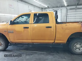 2017 Ram 2500 Tradesman z VIN 3C6TR5CT0HG711590, wystawiony jako IAAI lot #42516927 z przebiegiem 55 073 mil mil oraz . Historia ofert i sprzedaży dostępna na DreamBid. Obrazek 15.