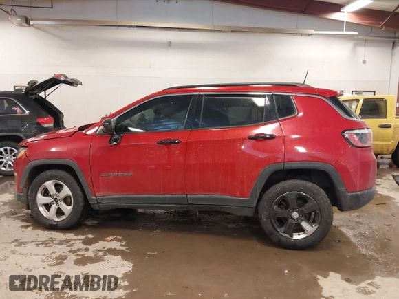 2018 Jeep Compass Latitude z VIN 3C4NJDBB0JT191044, wystawiony jako IAAI lot #41395206 z przebiegiem 68 784 mil mil oraz . Historia ofert i sprzedaży dostępna na DreamBid. Obrazek 14.