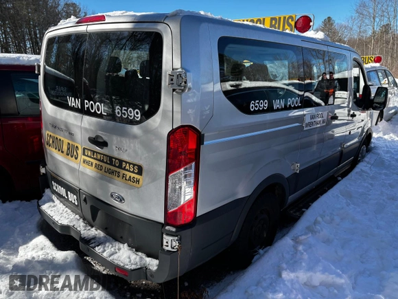 2016 Ford Transit XL z VIN 1FMZK1ZM1GKB38833, wystawiony jako Copart lot #45767975 z przebiegiem 203 400 mil mil oraz Czysty tytuł • Clean title. Historia ofert i sprzedaży dostępna na DreamBid. Obrazek 4.