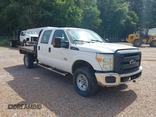 2015 Ford F-250 Lariat z VIN 1FT7W2BT9FEA74884, wystawiony jako IAAI lot #42735708 z przebiegiem 215 788 mil mil oraz . Historia ofert i sprzedaży dostępna na DreamBid. Obrazek 1.