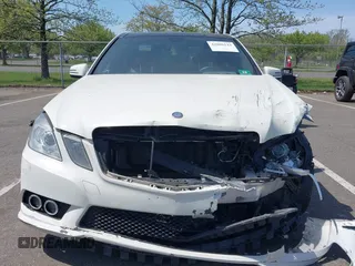 2010 Mercedes-Benz E 350 Luxury z VIN WDDHF8HB2AA259922, wystawiony jako IAAI lot #42080144 z przebiegiem 121 665 mil mil oraz . Historia ofert i sprzedaży dostępna na DreamBid. Obrazek 12.