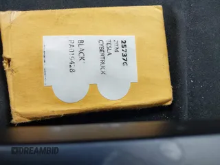 2024 Tesla Cybertruck z VIN 7G2CEHED8RA019428, wystawiony jako IAAI lot #41918480 z przebiegiem 22 762 mil mil oraz . Historia ofert i sprzedaży dostępna na DreamBid. Obrazek 11.