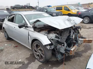 2019 Nissan Altima SR with VIN 1N4BL4CV9KC146676, listed as a IAAI auction lot 41483676 with 99,494 mi miles and . Bid and sale history available at carsss.com. Image 1.