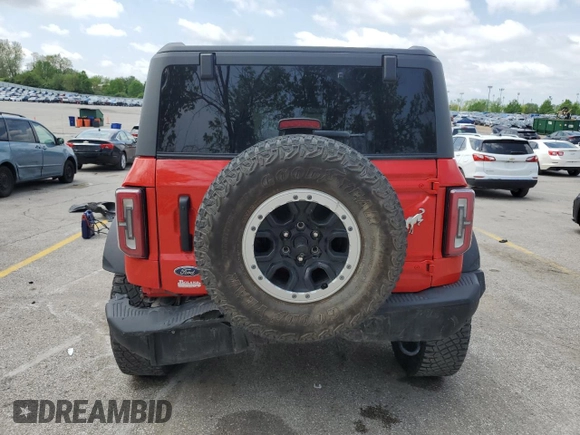 2021 Ford Bronco z VIN 1FMDE5CP7MLB07037, wystawiony jako Copart lot #54140385 z przebiegiem 56 403 mil mil oraz Szkoda całkowita • Salvage title. Historia ofert i sprzedaży dostępna na DreamBid. Obrazek 6.